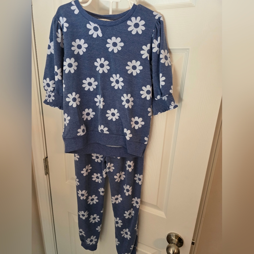 Jessica Simpson Blue and White Floral  Set
